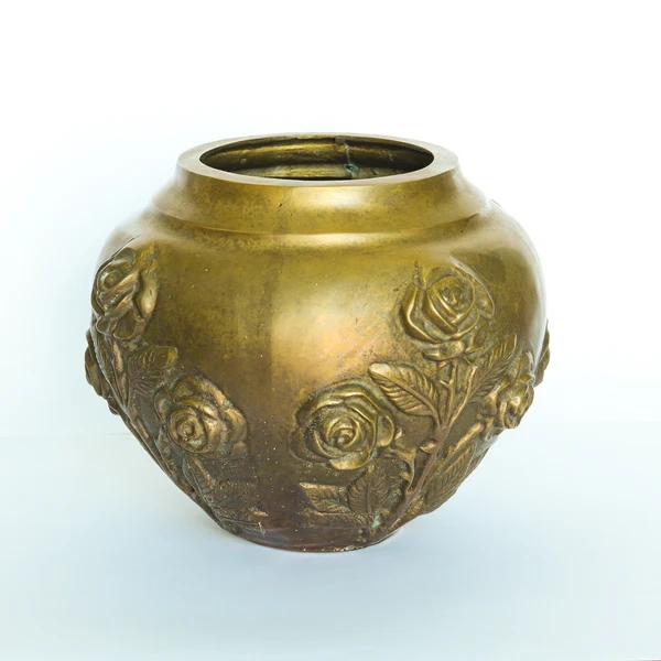 Vaso de Bronze, fabricado no Brasil.